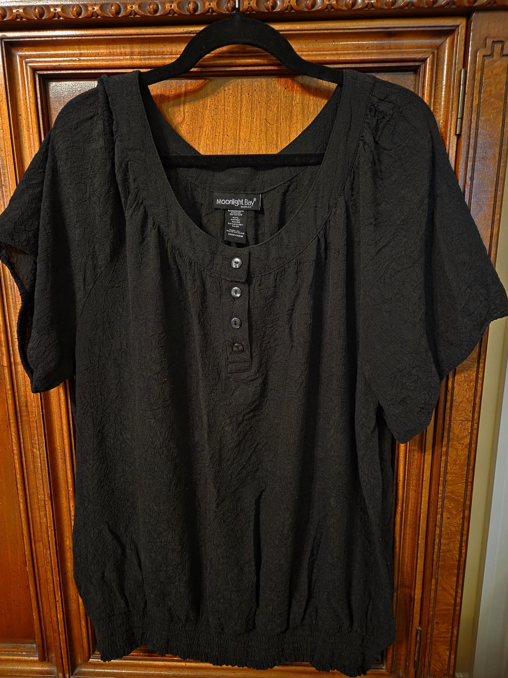 Moonlight Bay Black Short-Sleeve Elastic Hem Top Size 26W/28W